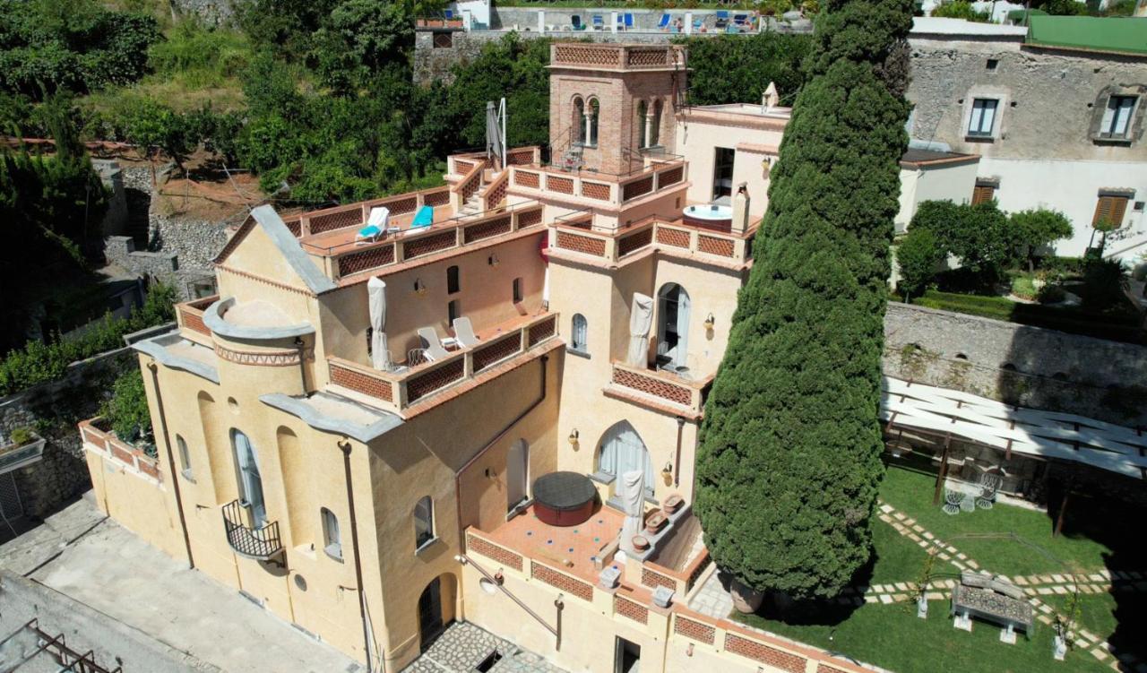 Villa Barluzzi ราเวลโล ภายนอก รูปภาพ
