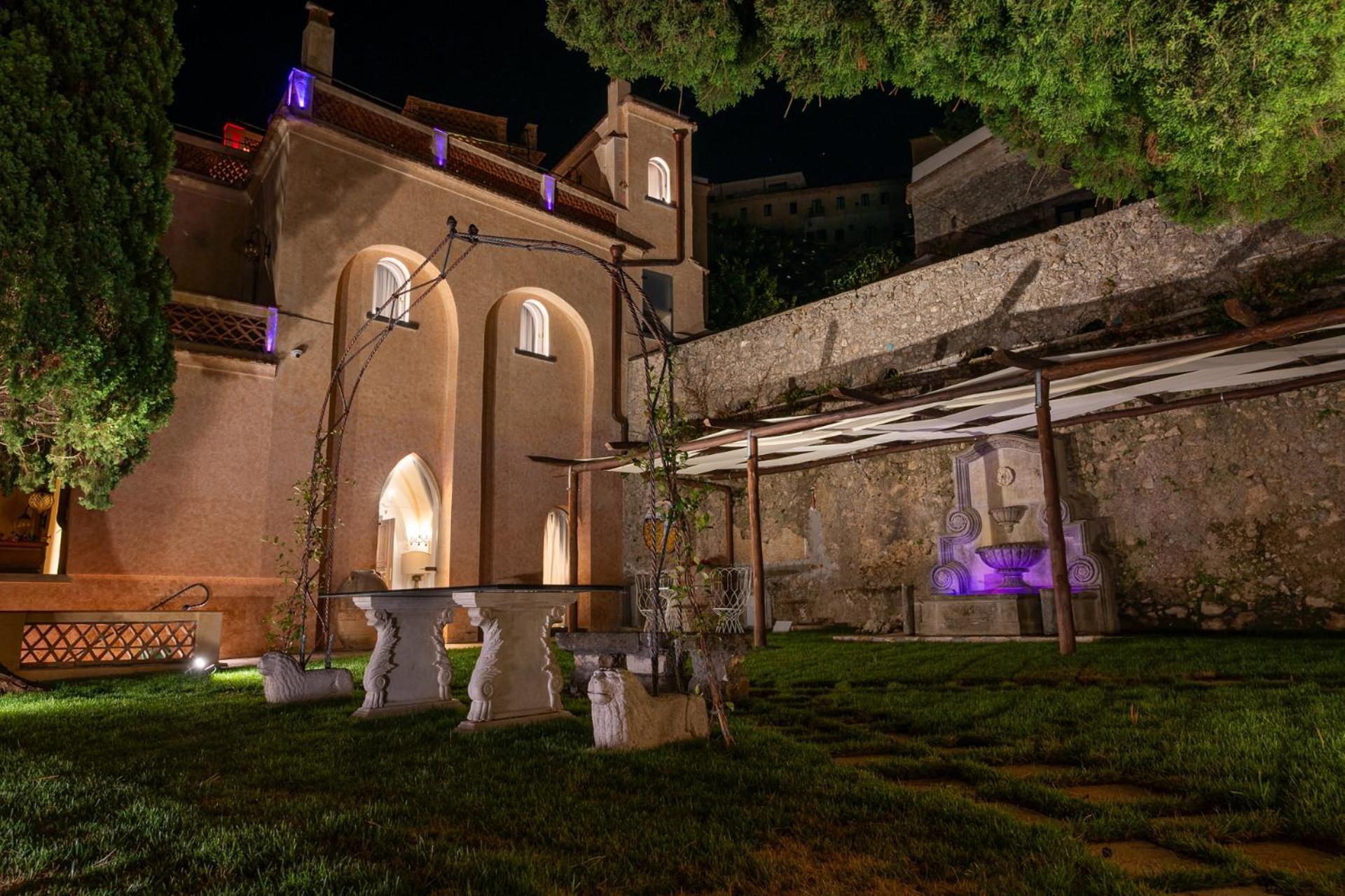 Villa Barluzzi ราเวลโล ภายนอก รูปภาพ