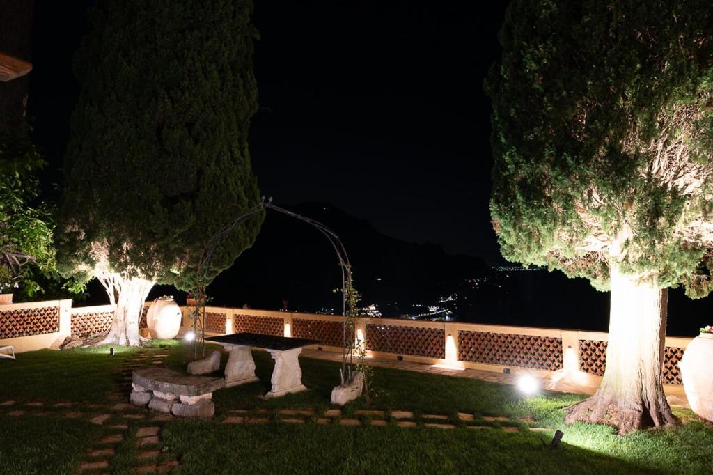 Villa Barluzzi ราเวลโล ภายนอก รูปภาพ