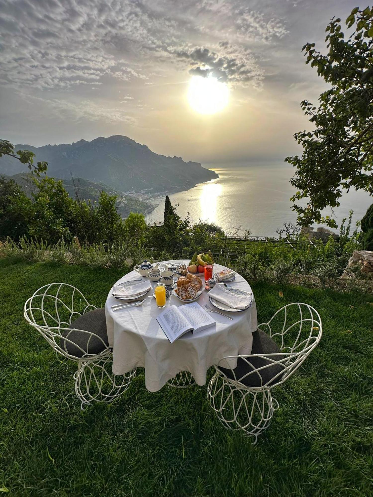 Villa Barluzzi ราเวลโล ภายนอก รูปภาพ