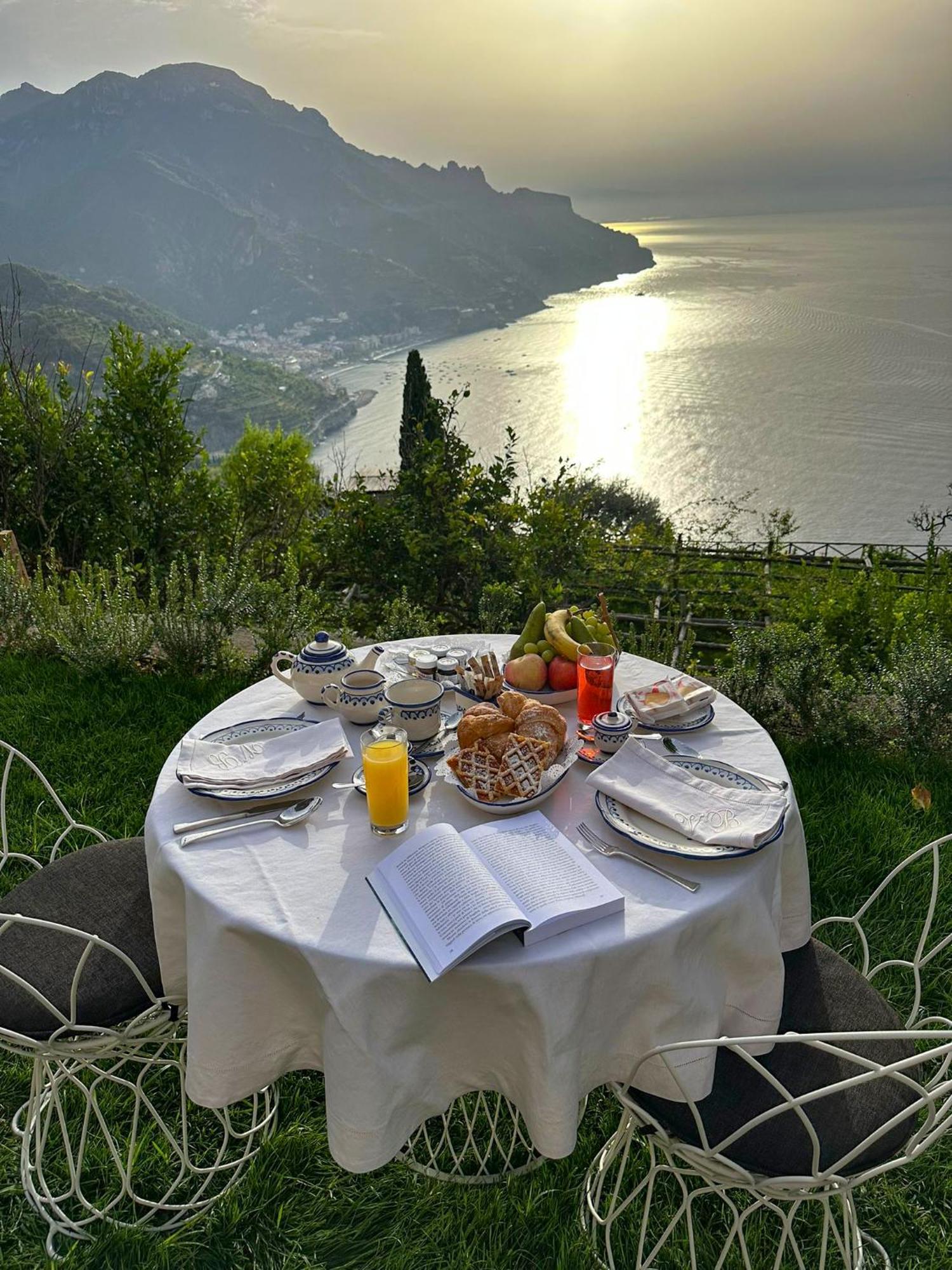 Villa Barluzzi ราเวลโล ภายนอก รูปภาพ