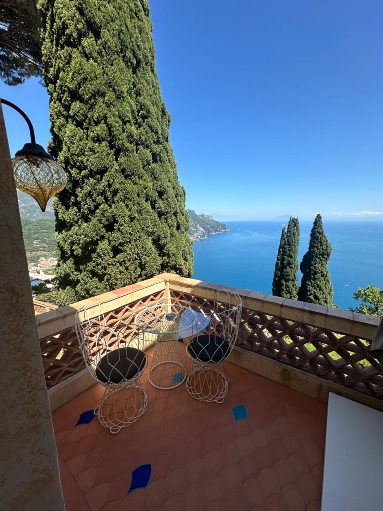 Villa Barluzzi ราเวลโล ภายนอก รูปภาพ