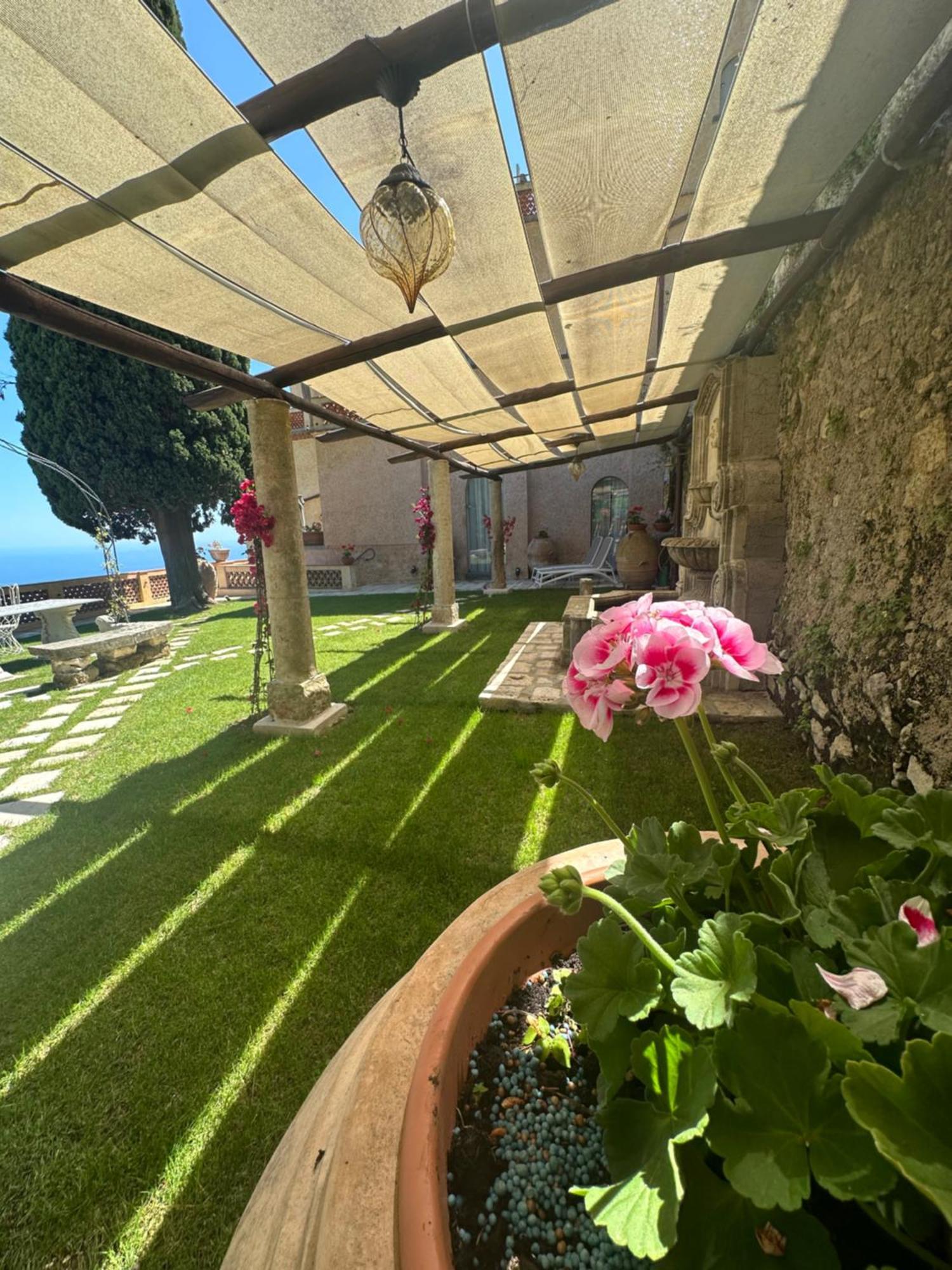 Villa Barluzzi ราเวลโล ภายนอก รูปภาพ