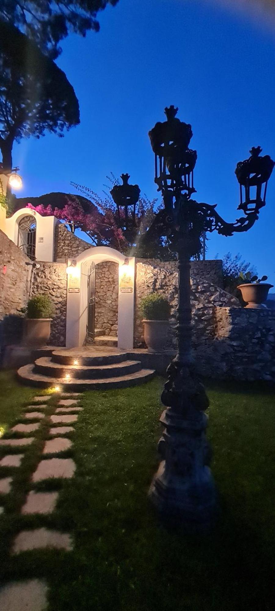 Villa Barluzzi ราเวลโล ภายนอก รูปภาพ