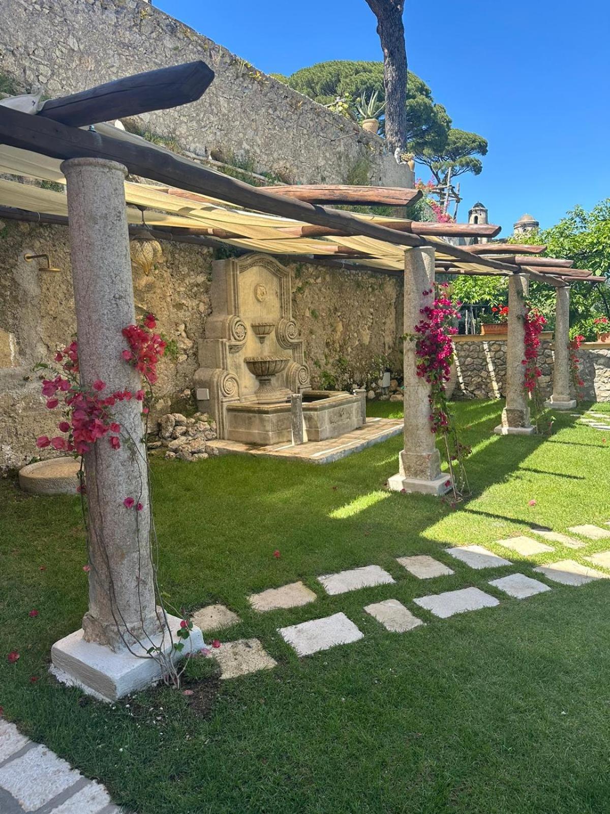 Villa Barluzzi ราเวลโล ภายนอก รูปภาพ