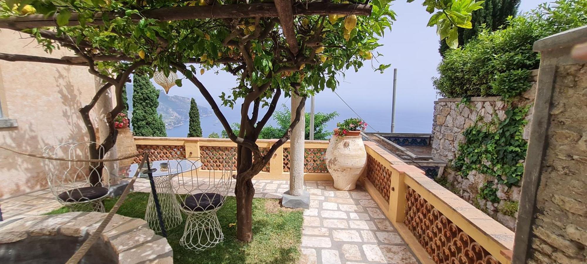 Villa Barluzzi ราเวลโล ภายนอก รูปภาพ